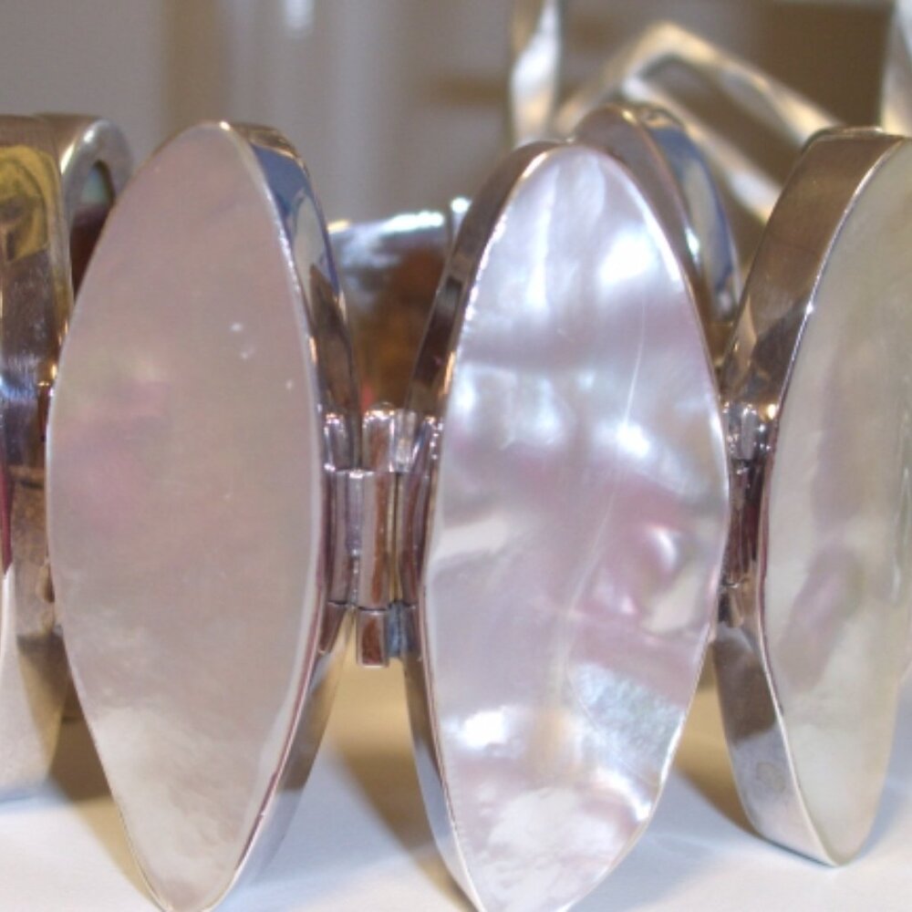 MOTHER OF PEARL CUSTOM MADE BIWA PEARL STERLING SILVER BRACELET NEW - Picture 5 of 10